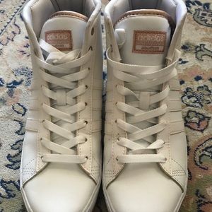 White Adidas Hightops-excellent condition! ⭐️